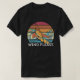 Camiseta Vento, Por Favor, Navegar Na Vintage Sunset Surfbo (Frente do Design)