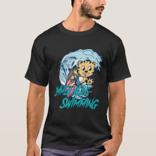 Camiseta Verão Significa Nadar - Gato Com Surfboard E Wav