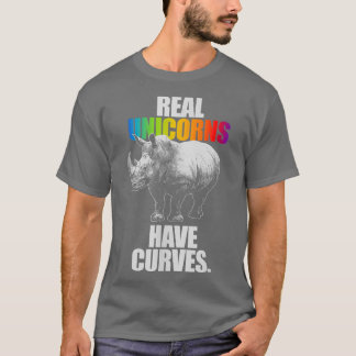 Camiseta Verdadeiros Unicórnios Têm Curvas Arco-Íris para M