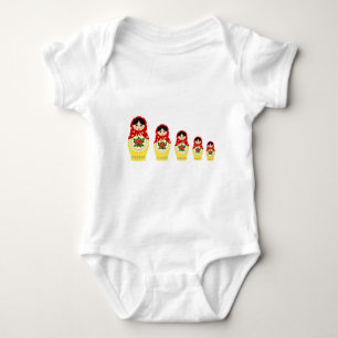 Camiseta vermelha russa matryoshka nidificação de