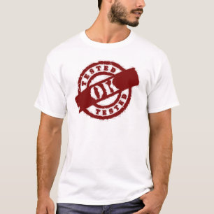 Camiseta vermelho aprovado testado selo