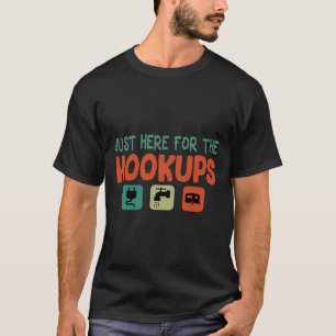 Camiseta Vestuário de Acampamento Divertido Artes Vintage S