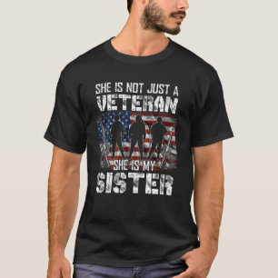 Camiseta Veterana Ela É Minha Irmã Americana Bandeira Vet