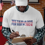 Camiseta Veteranos para as eleições de Biden 2024<br><div class="desc">Se você é um veterano que está cansado da política de Trump,  mostre seu apoio a Joe Biden para presidente em 2024 com esta camiseta legal do partido democrático. Veteranos para Biden,  votem democrata na próxima eleição presidencial!</div>