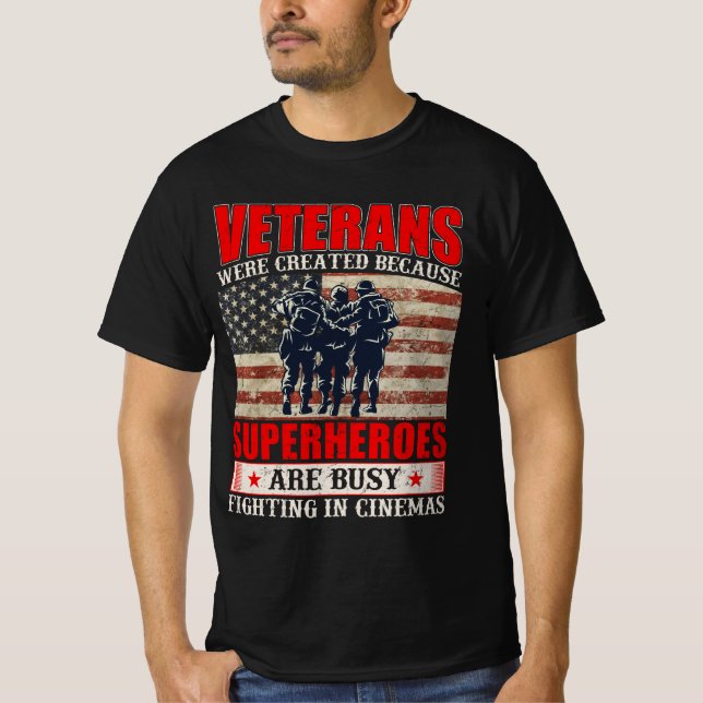 Camiseta Veteranos Porque Super-Heróis Ocupados em Cinemas (Frente)