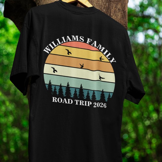 Camiseta Viagem de montanha de férias da família de nomes p (Criador carregado)