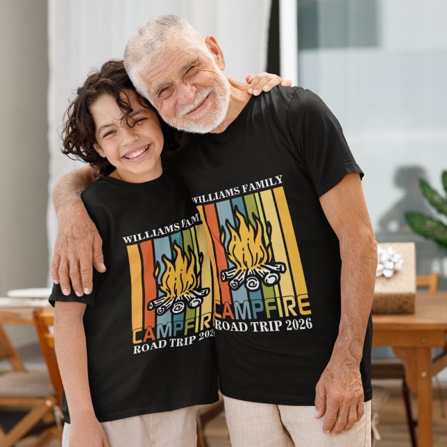 Camiseta Viagem de montanha de férias da família de nomes p (Criador carregado)