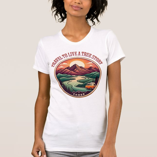 Camiseta Viagem Real Story Tee - Crachá Sem Viagens Falso (Frente)