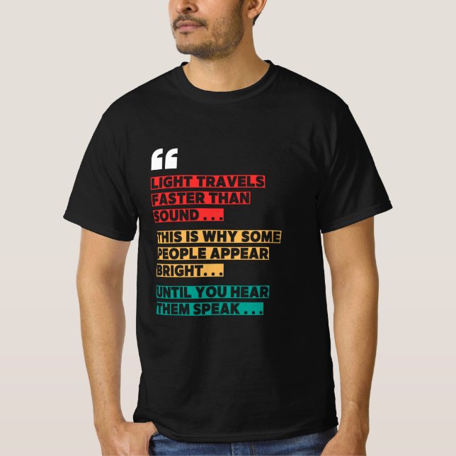 Camiseta "Viagens leves mais rápidos que o som" T-shirt eng (Frente)