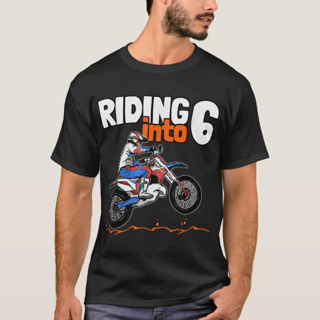 Camiseta Viajando em 6 Crianças de bicicleta de saia com 6  (Frente)