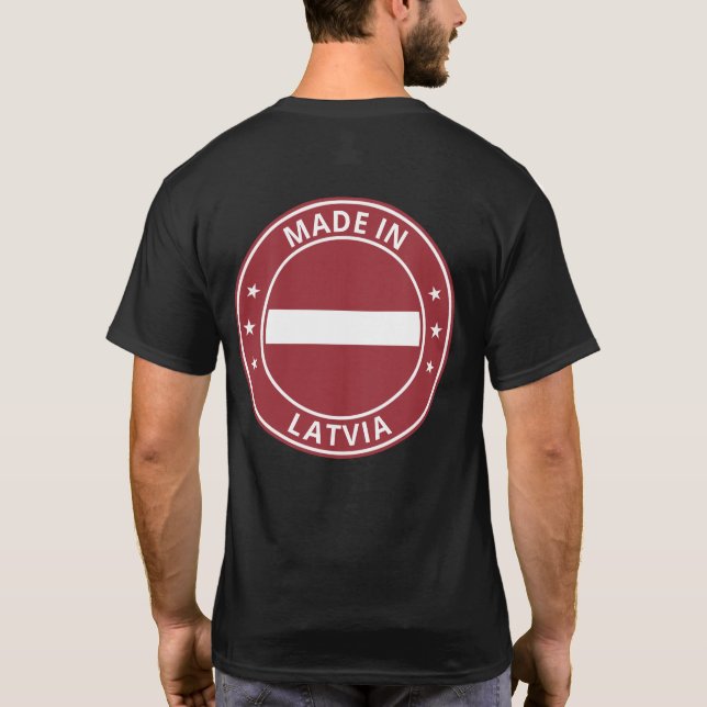 Camiseta Viajante Global - Feito Na Letónia (Verso)