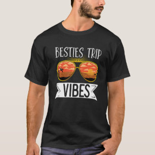 Camiseta Viajante Vaga de Voo Besties Trip Vibes Sungla