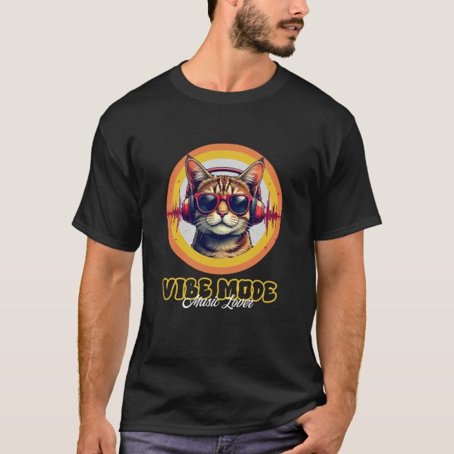 Camiseta VIBE MODE music lover" Retro DJ Cat T-Shirt |  (Frente)
