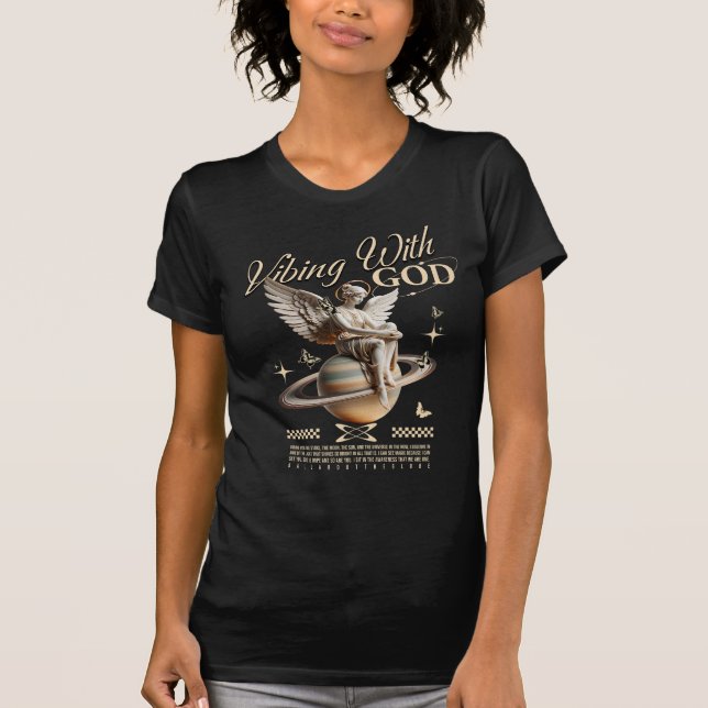 Camiseta Vibing Com o Universo – Deus É Incrível Espiritual (Frente)