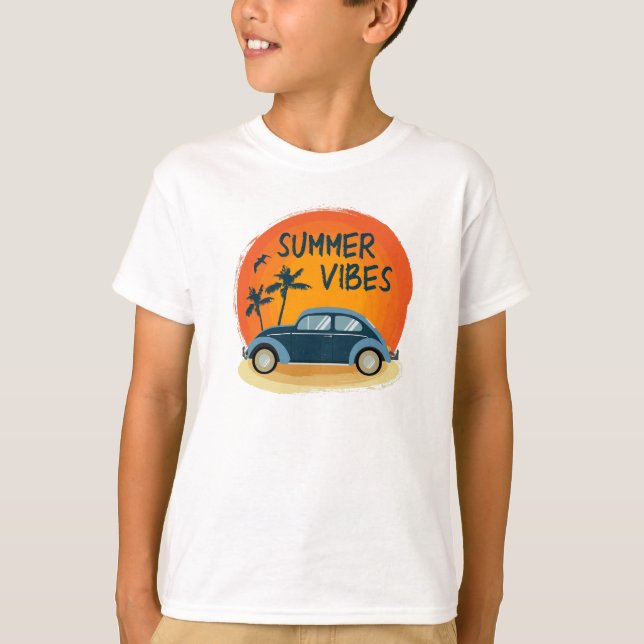 Camiseta vibração de verão com carro retrô na praia (Frente)