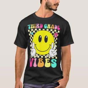 Camiseta Vibrações da terceira série sorriso retrô volta às