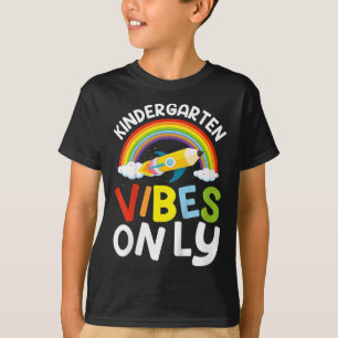 Camiseta Vibrações de Jardim de Infância para Crianças de V