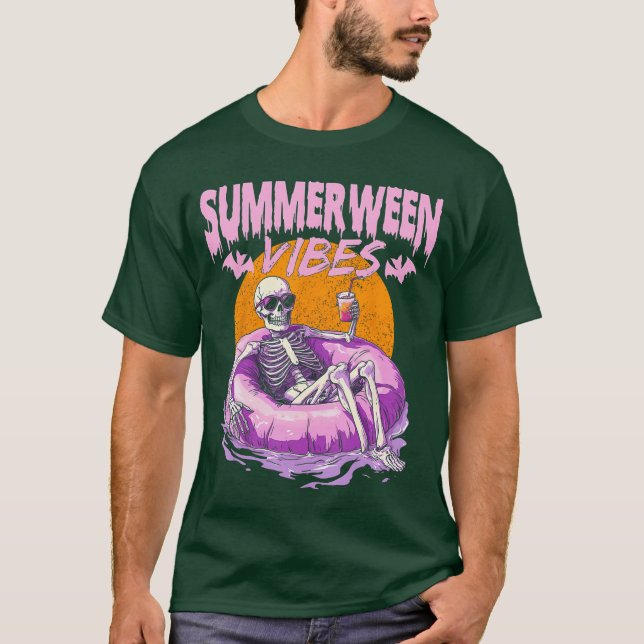 Camiseta Vibrações de Summerween Engraçadas de Halloween de (Frente)