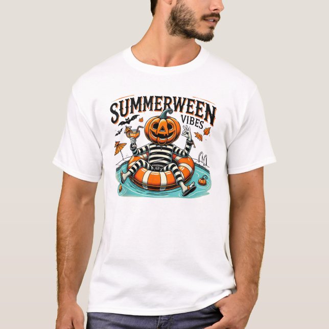 Camiseta Vibrações de Summerween Verão Assustador (Frente)