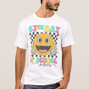 Camiseta Vibrações do 67º Dia de Escola Rosto Sorridente Fo