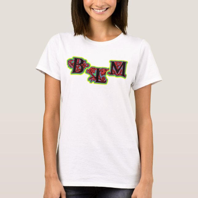 Camiseta Vidas Negras são importantes com flores T-Shirt (Frente)