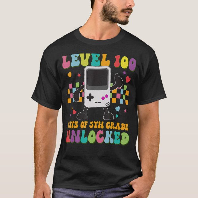 Camiseta Videos games Retroativos Nível 100 Dias De Unlo 5  (Frente)