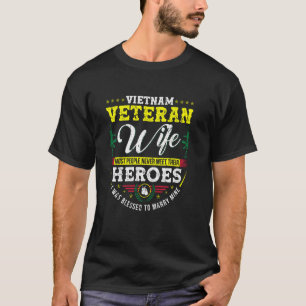 Camiseta Vietnã Esposa Veterana Marido Soldado de Guerra Su