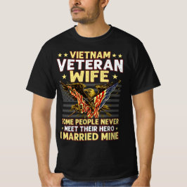 CAMISETA VIETNAM VETERAN WIFE ALGUMAS PESSOAS NUNCA ENCONTR