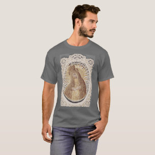 Camiseta Vilnius Madonna na Prayer ... belas artes