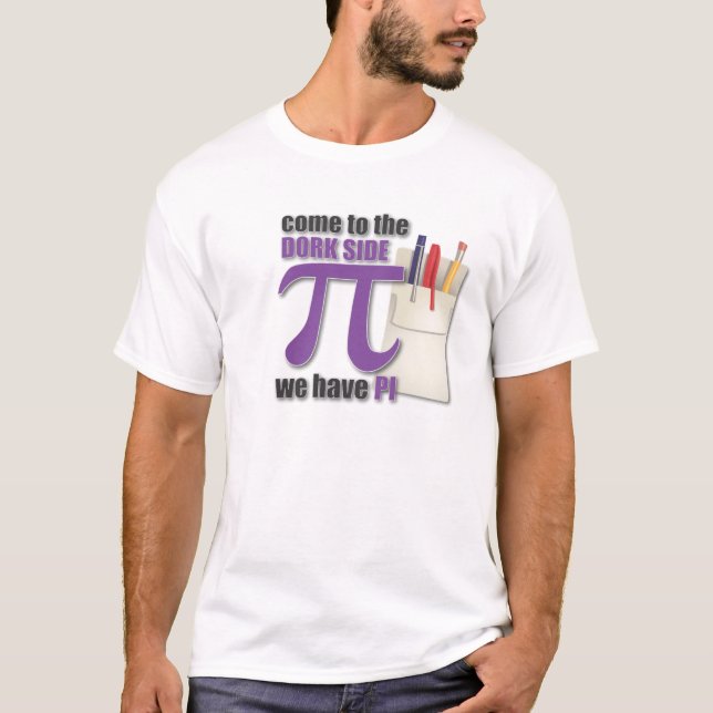Camiseta Vindo ao lado do dork nós temos o PI! (Frente)