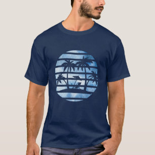 Camiseta vinheta-retrô azul com palmeiras na praia
