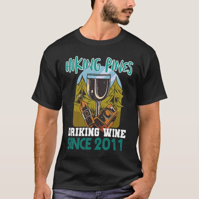 Camiseta Vinho de bebendo de pinheiros em caminhada desde 2 (Frente)