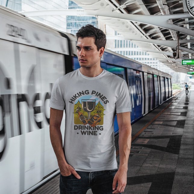 Camiseta Vinho De Caminho E Bebendo (Criador carregado)