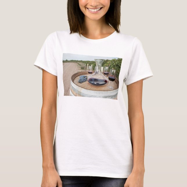 Camiseta Vinho tinto no vinhedo (Frente)