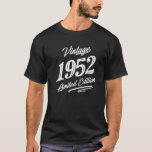 Camiseta Vintage 1952 70 Year Old Retro 70Th Birthday Graph<br><div class="desc">Vintage 1952 TShirt with Oblique Lettering 1952 Limited Edition - Retro 70th Birthday Gift for 70 Years Old men,  women,  father,  mother,  dad,  mom,  papa,  mama,  grandpa,  grandma,  wife,  husband. Wear like 70th Bday Costume and celebrate seventy years</div>