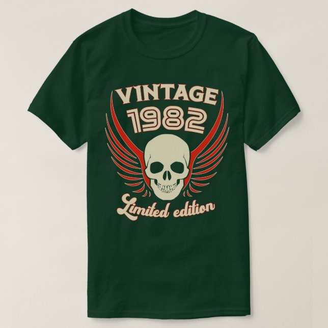 Camiseta Vintage, 1982, Edição Limitada, Caveira E Asas (Frente do Design)
