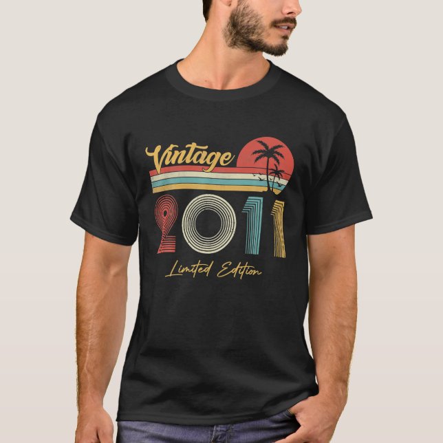 Camiseta Vintage 2011 Limited Edition 11 (Frente)
