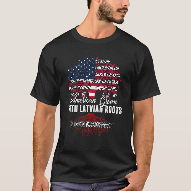 Camiseta Vintage American Cresceu Com Raízes Letãs Letónia  (Frente)