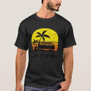 Camiseta Vintage California Summer Van Com Surfboard Retro