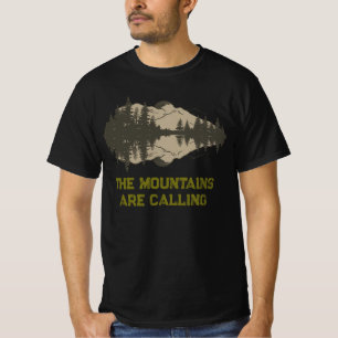 Camiseta Vintage de Acampamento 'As Montanhas Estã