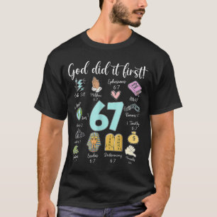 Camiseta Vintage Deus Fez Primeiro 67 Seis Sete Meme Cristã