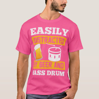 Camiseta Vintage É Facilmente Distraída Por Beer E Bass Dru