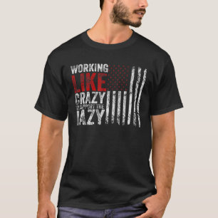 Camiseta Vintage Flag America Trabalhando Como Louca Para A