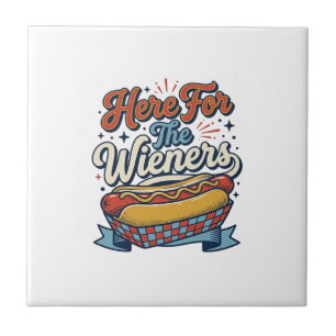 Camiseta Vintage Hot Dog Here For The Wieners_1