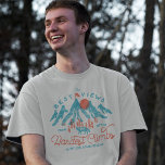 Camiseta Vintage Mountain Wolf Subindo Ao Exterior<br><div class="desc">Chamando todos os amantes da natureza, alpinistas, caminhoneiros e entusiastas do acampamento! Nossa camiseta 'Melhores Vistas, Climas Mais Duros' incorpora o espírito da aventura. Abraçar a emoção de conquistar montanhas, mergulhando-se em paisagens respiratórias. Vista-o orgulhosamente nas suas escapadas ao ar livre e inspire outros a juntarem-se a vocês no caminho...</div>