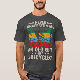 Camiseta Vintage Never Underestimate An Old Guy On A Bicycl