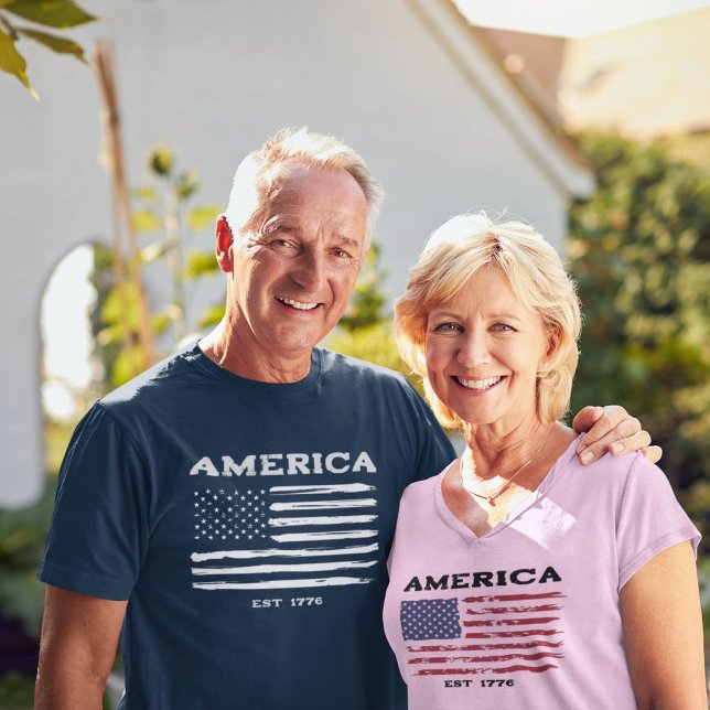 Camiseta Vintage Patriotic American Flag T-Shirt (Available in Mens, Womens, Kids, multiple styles, sizes, colors and additional products. )