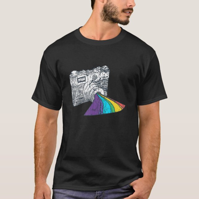 Camiseta Vintage Retro Camera Rainbow (Frente)