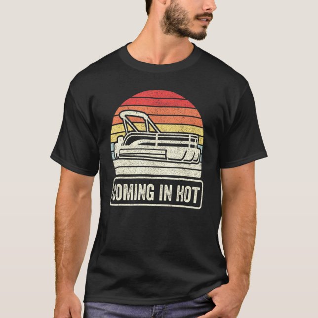 Camiseta Vintage Retro Chegando Em Ponto Quente (Frente)