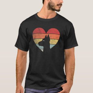 Camiseta Vintage Retro Doberman Silhueta de Coração do Dia